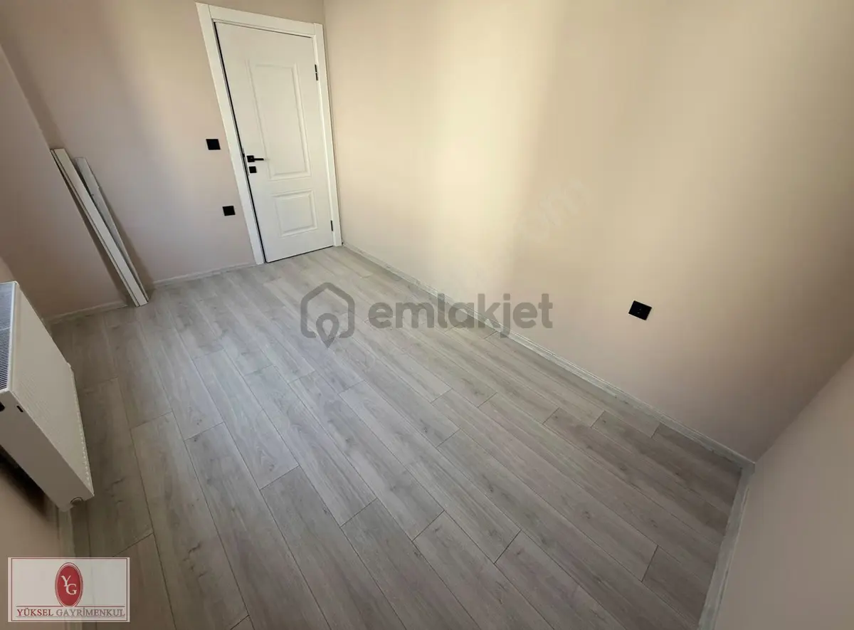 Yükselden Hamidiye'de Emsallerinden Geniş 1+1 Sıfır Daire - 25