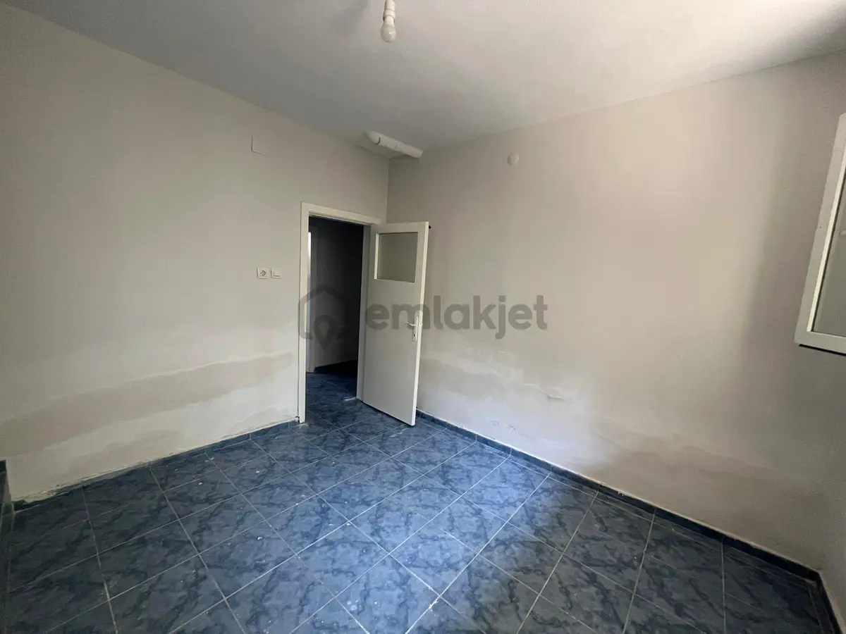 Kurttepe'de Çok Geniş 3+1 Kiralık Ev - 9