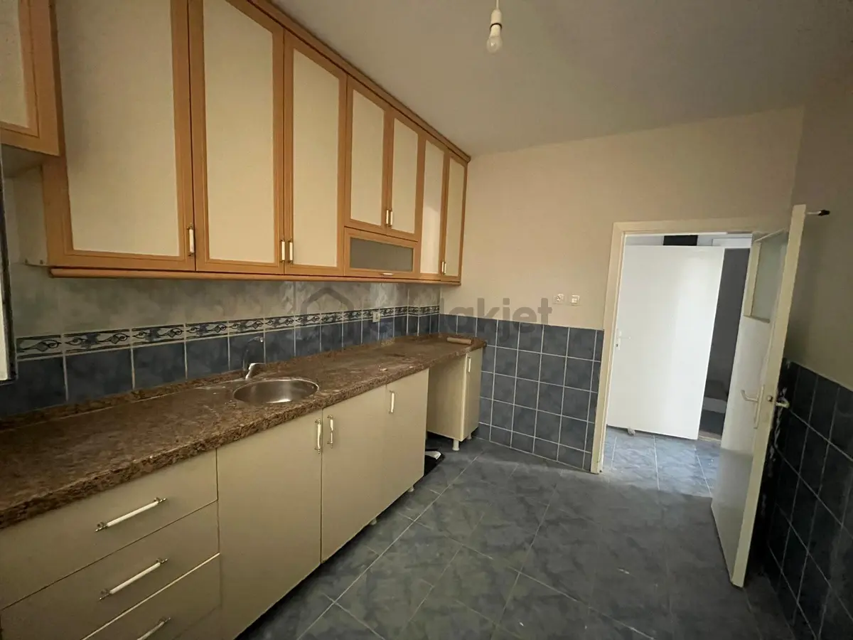 Kurttepe'de Çok Geniş 3+1 Kiralık Ev - 10