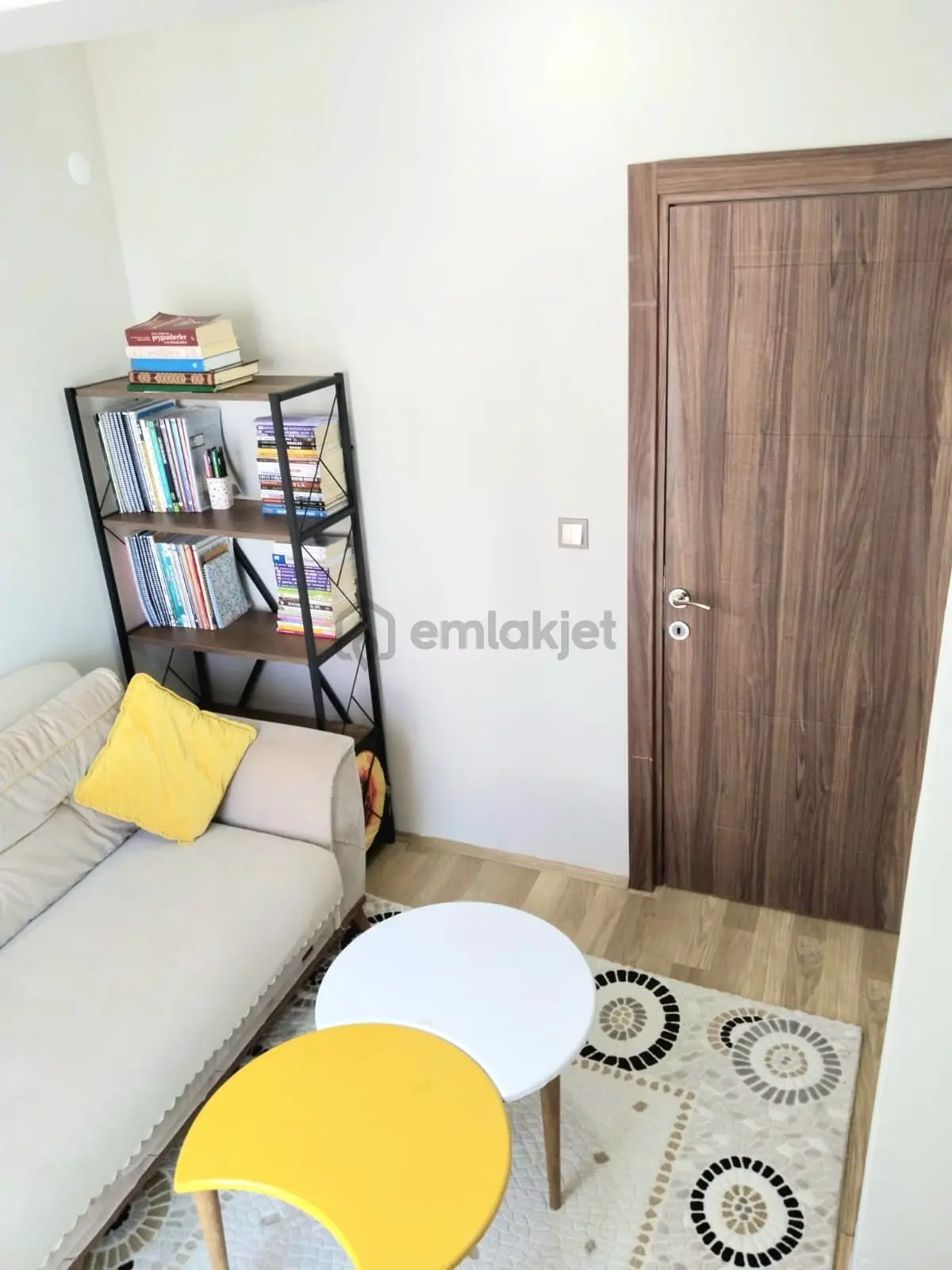 Isparta Sermet Mahallesinde Geniş 2+1 Satılık Apart - 10