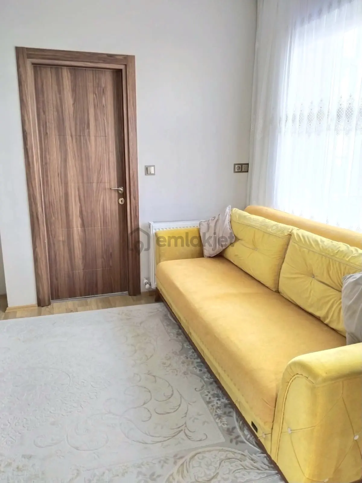 Isparta Sermet Mahallesinde Geniş 2+1 Satılık Apart - 7