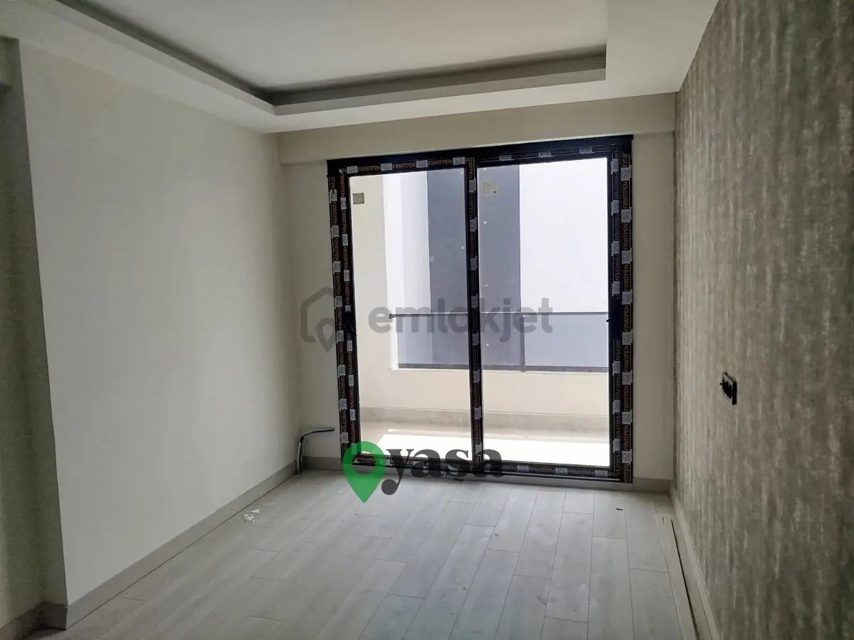 Yaşa Gyd - Tömükte Denize 300 Metre | Havuzlu Sitede 1+1 Kiralık - 4