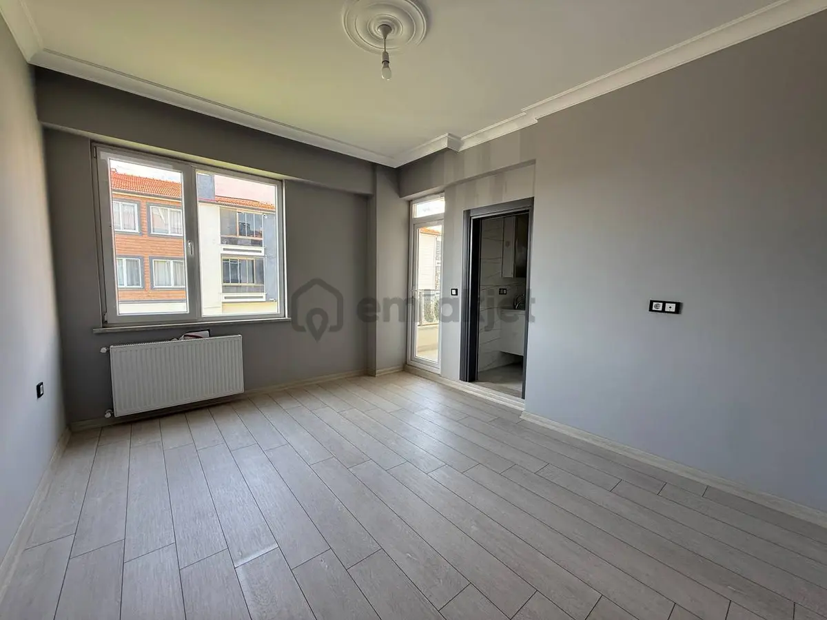 Uytun'dan Kadıköyde 3 Katlı Binada Geniş Kullanışlı 2+1 Daire - 12