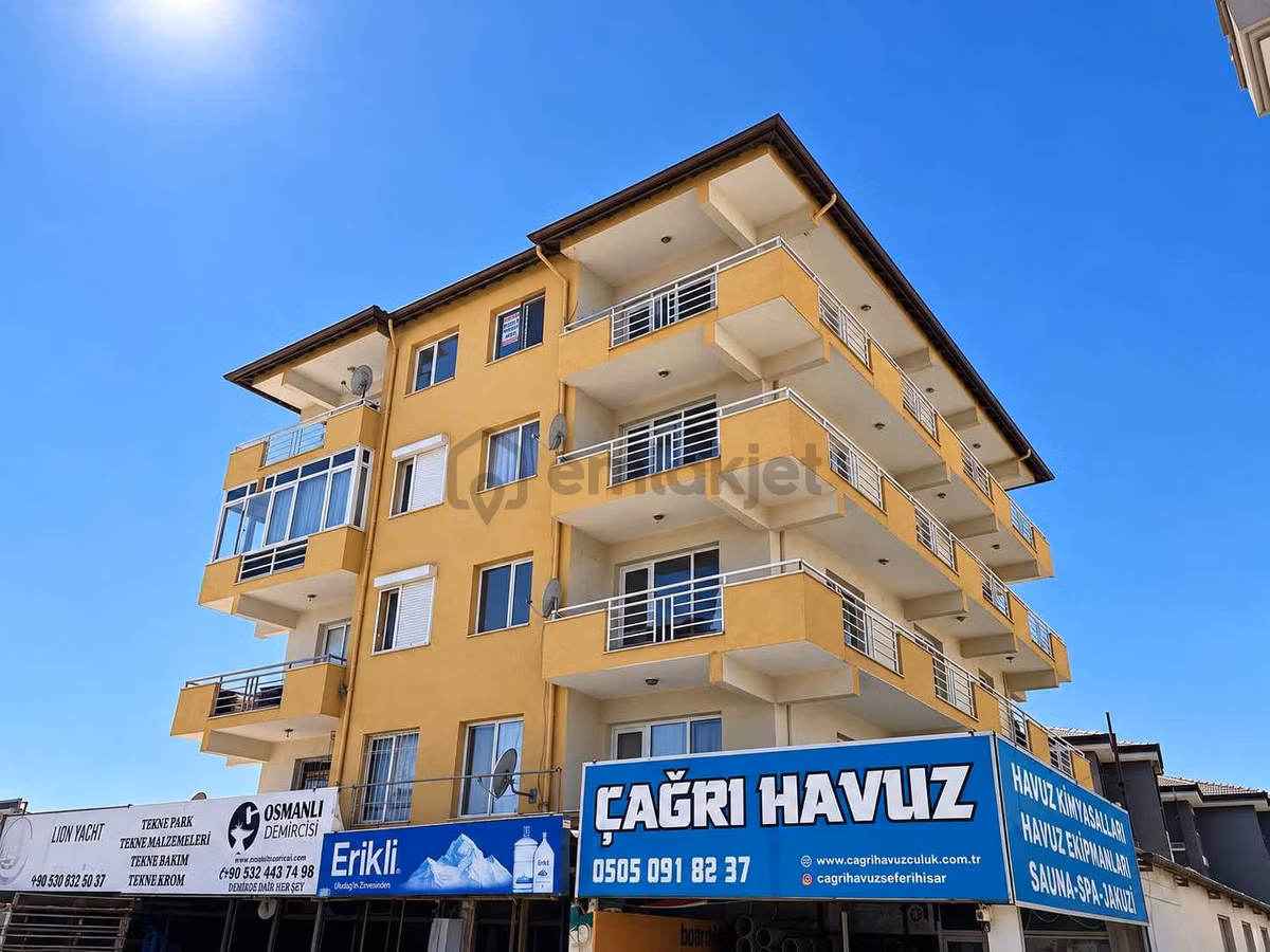 Seferihisar Ana Cadde Üzeri Kiralık 2+1 Daireler