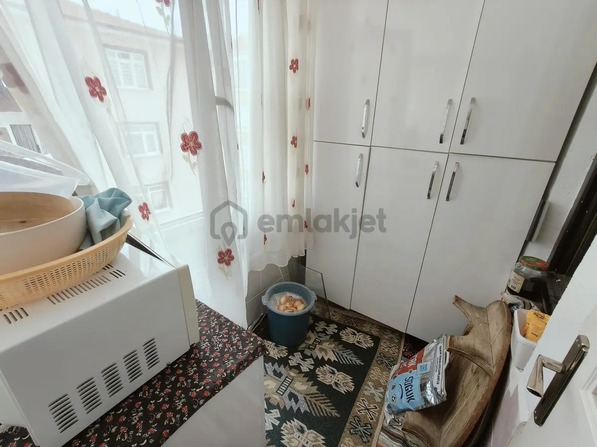 Beyoğlu'ndan Sitede Yerden Isıtmalı Asansörlü Ara Kat Da 3+1 - 27