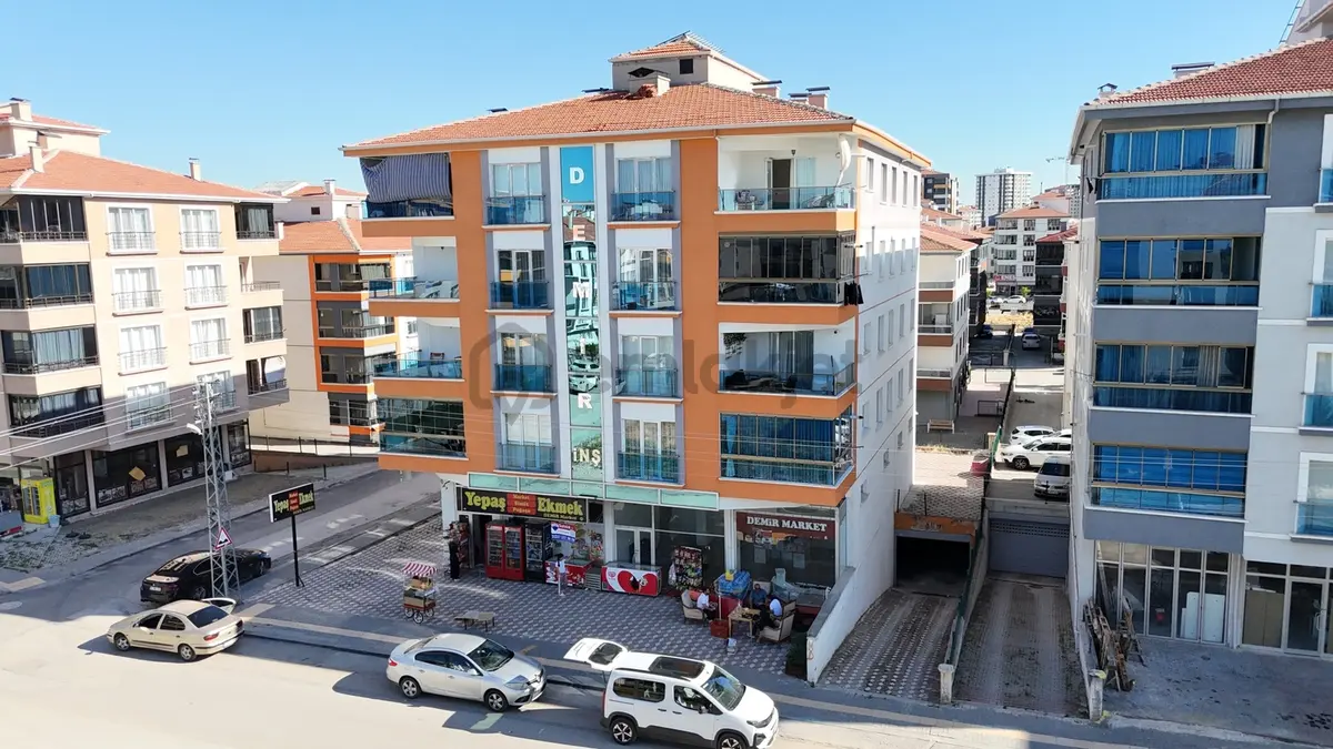 Cadde Üzeri Köşe Başı 150 M2 Satılık Dükkan - 6