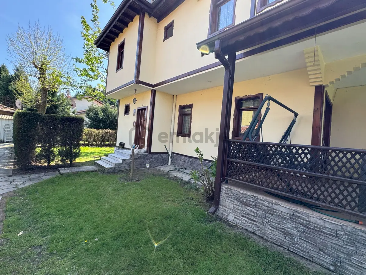 Sapanca’da Site İçinde Kiralık Villa… - 14