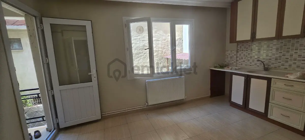 Buca Yeşilbağlar'da Kiralık Geniş Daire - 2