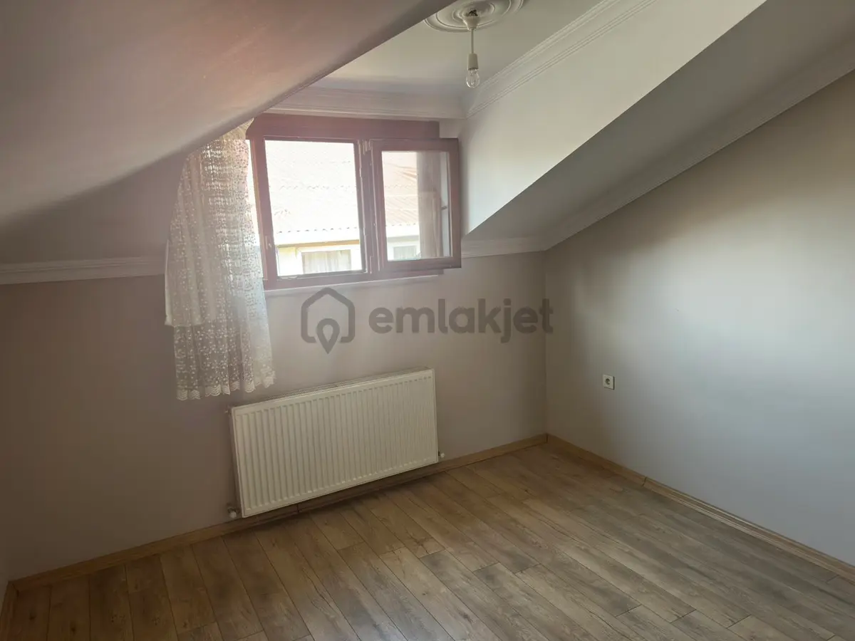 Kiralık 2+1 Çatı Katı Teraslı Daire - 11