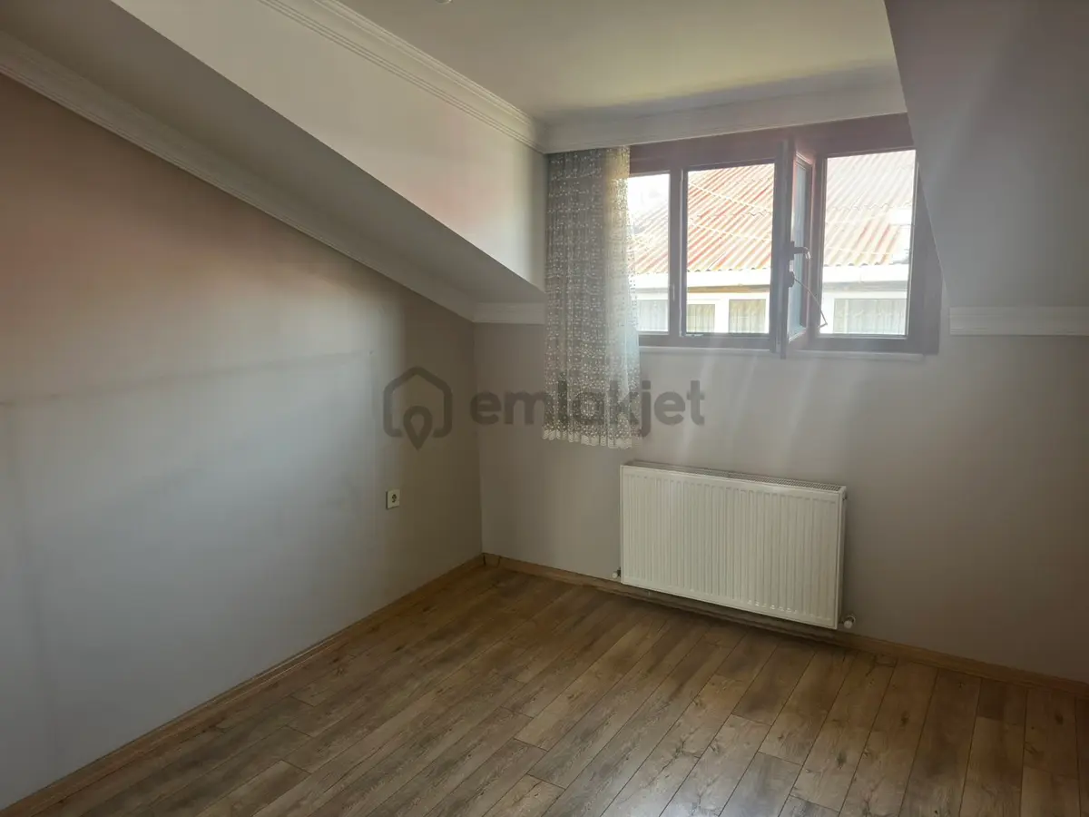 Kiralık 2+1 Çatı Katı Teraslı Daire - 12
