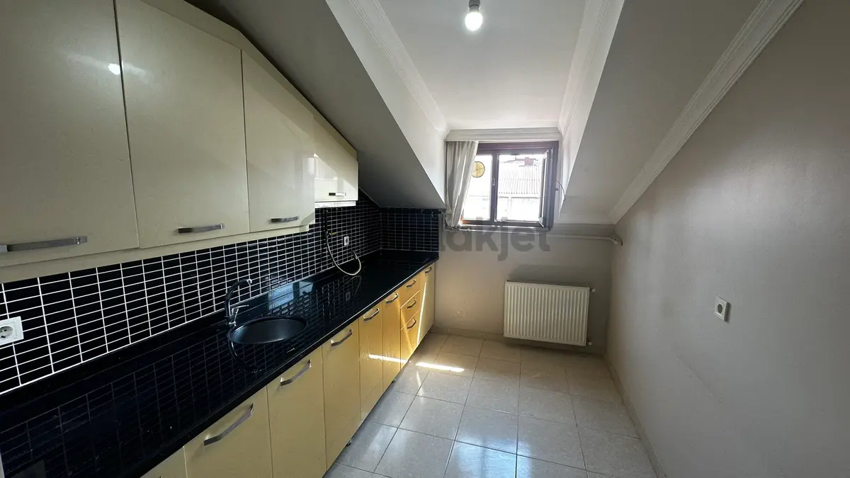 Kiralık 2+1 Çatı Katı Teraslı Daire - 25