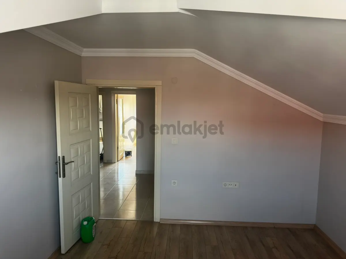 Kiralık 2+1 Çatı Katı Teraslı Daire - 8
