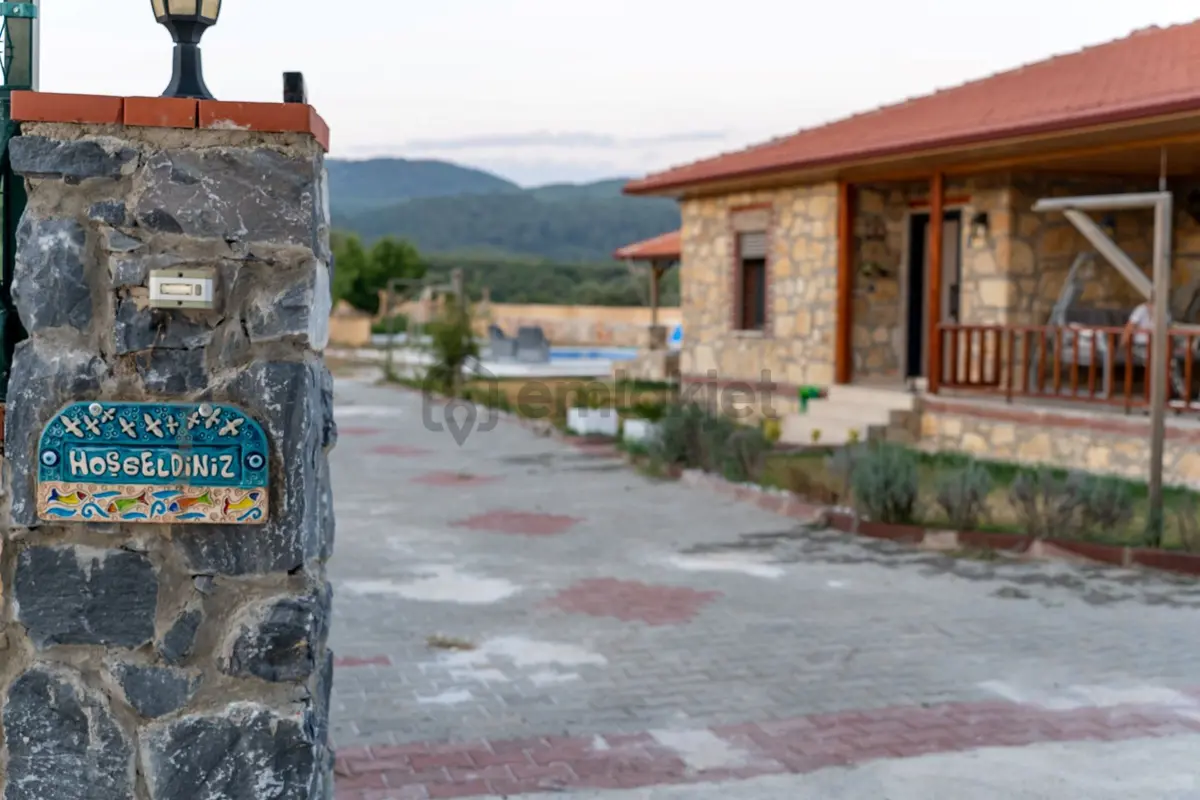 Muğla Yaraş'ta Satılık Taş Çiftlik Evi - 5