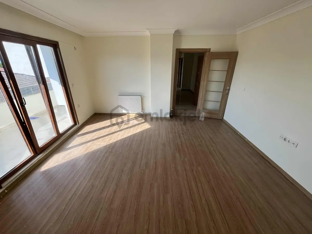 Merkezi Konumda Kiralık Ebeveyn Banyolu Asansörlü Daire - 12