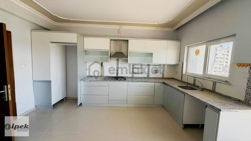 Yaşamkent Sitesinde Arakat Geniş 4+1 Daire - 10
