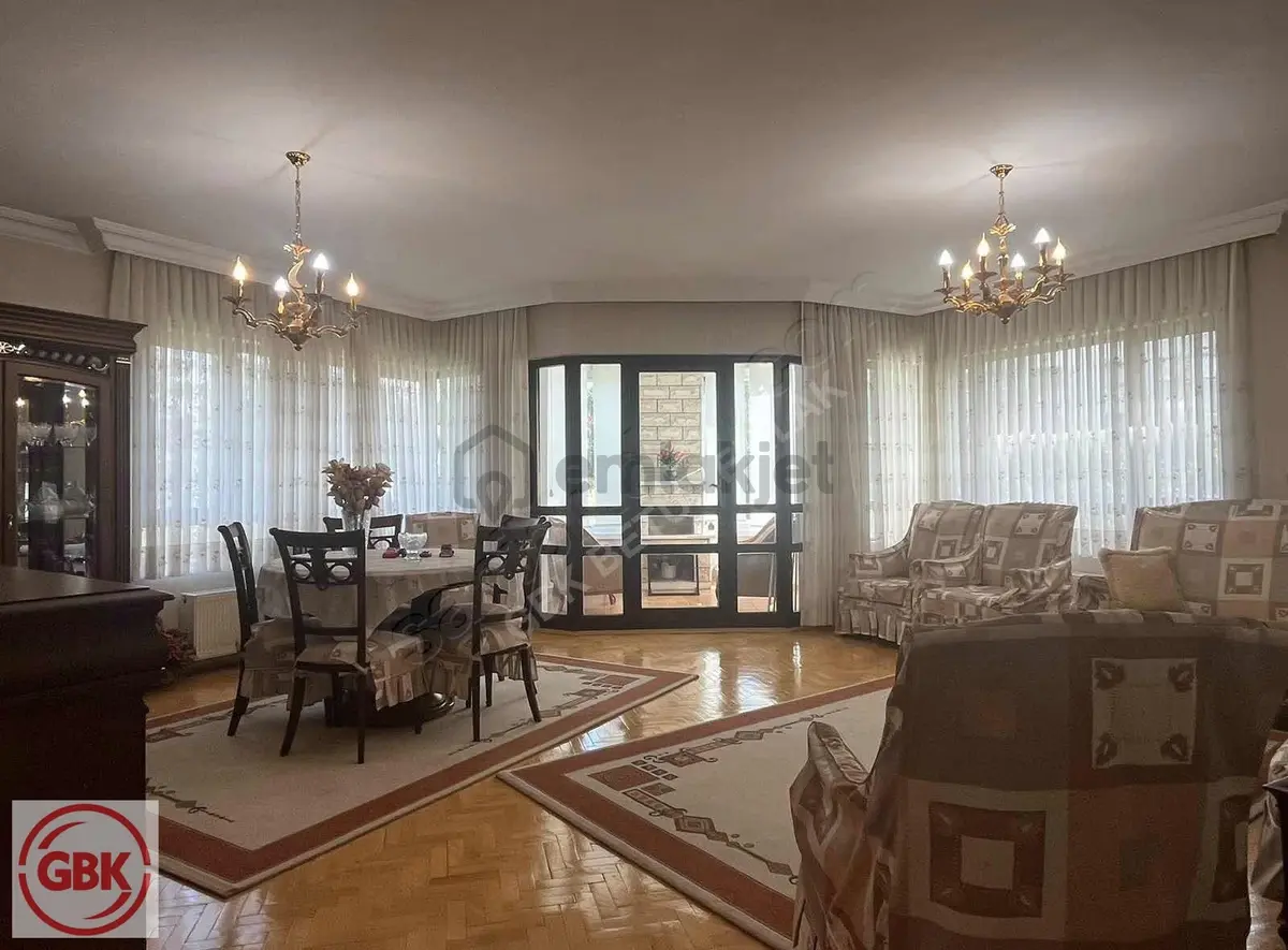 G.o.p Üçgenevler Sitesi B Blok Satılık 4+1 Daire - 8