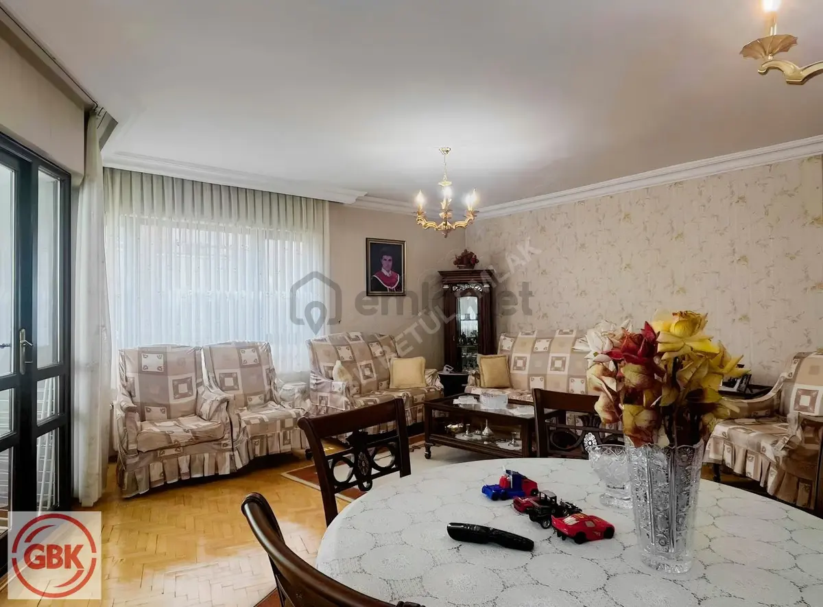 G.o.p Üçgenevler Sitesi B Blok Satılık 4+1 Daire - 33