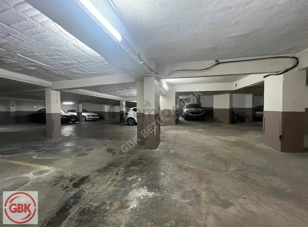G.o.p Üçgenevler Sitesi B Blok Satılık 4+1 Daire - 11