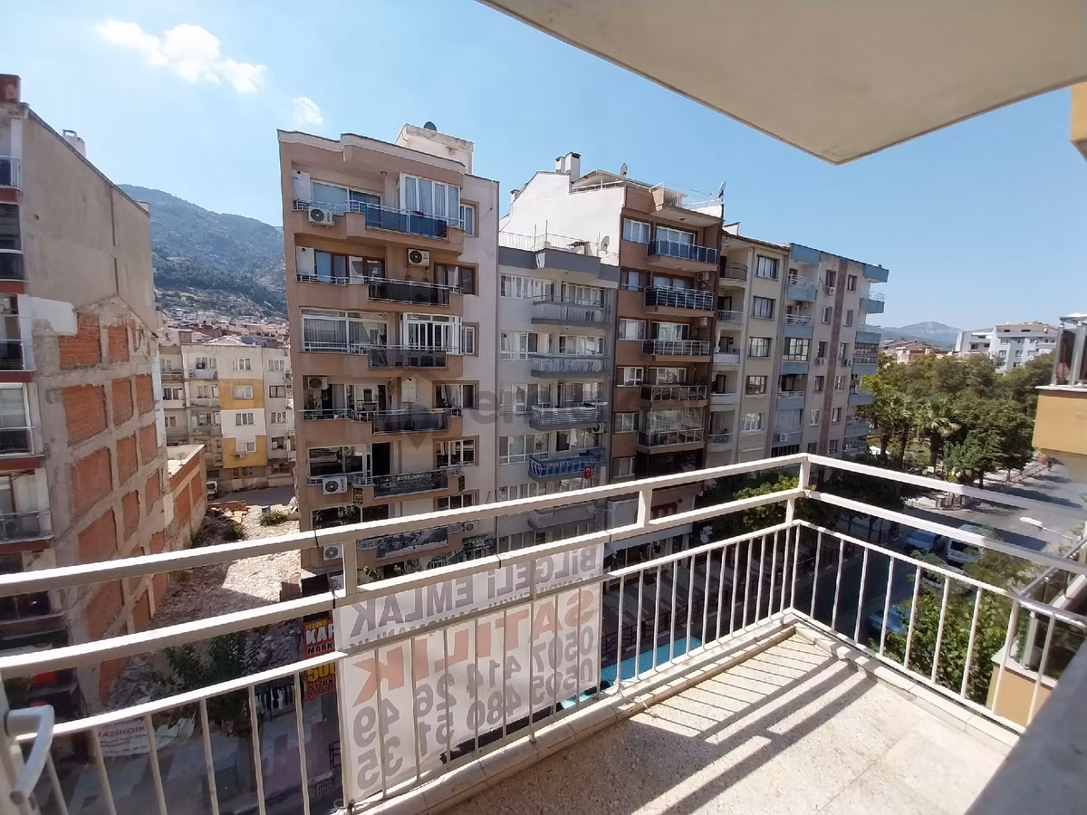 8 Eylül Caddesi Üzerinde Satılık Arakat 2+1 Doğal Gazlı Daire - 4