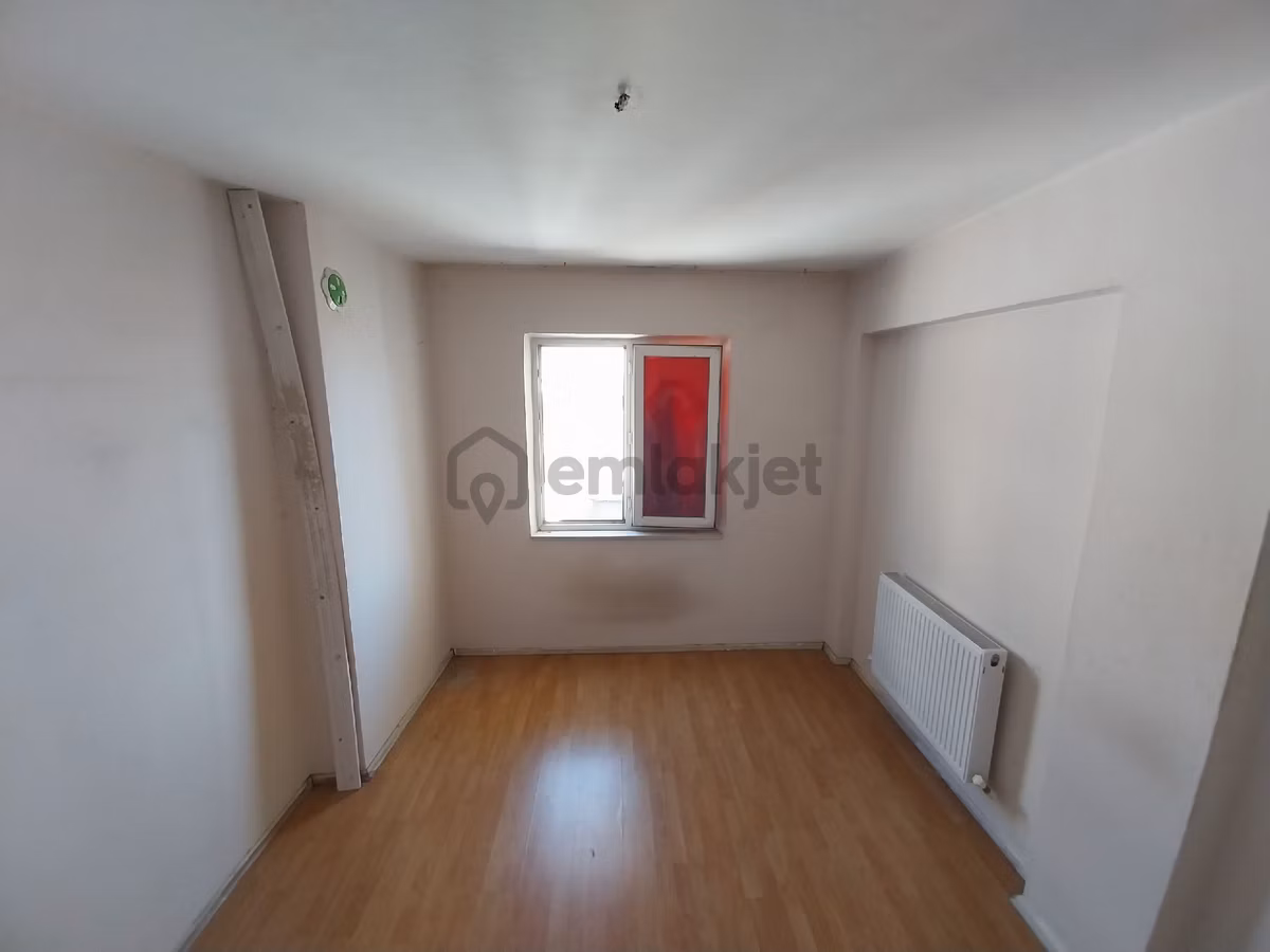 8 Eylül Caddesi Üzerinde Satılık Arakat 2+1 Doğal Gazlı Daire - 10