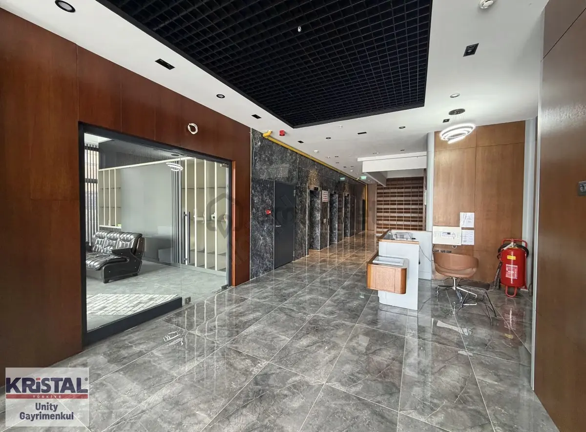 Aydoğanlar Plazada Köşe Cephe Kiralık Ofis - 7