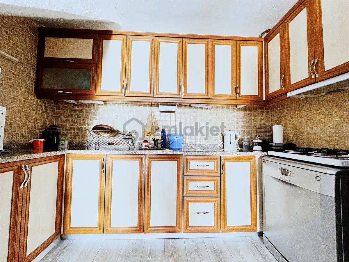 Karaincir Sitesi'nde Denize 2 Dakika Mesafede Satılık Triplex - 9
