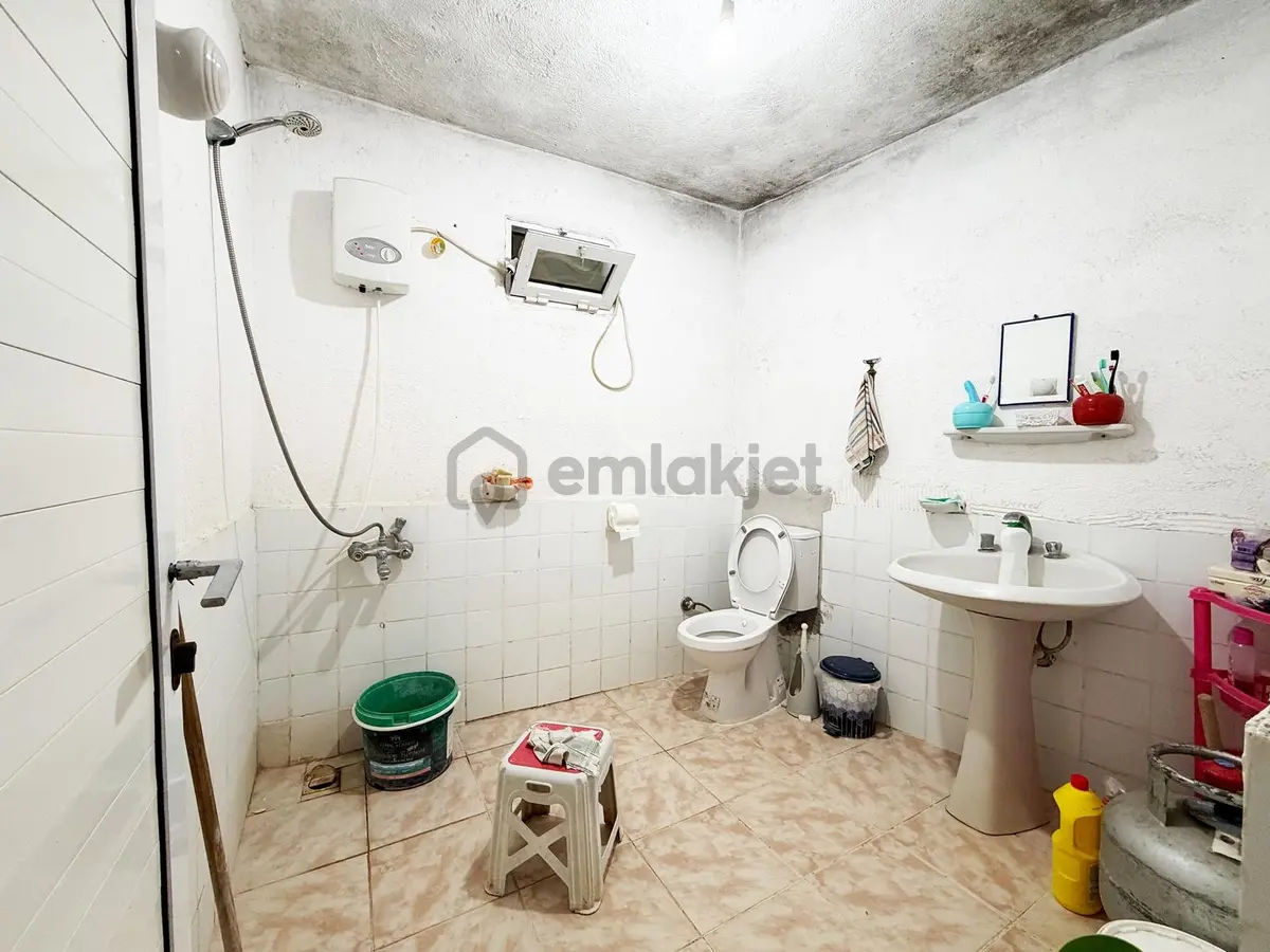 Emecik Köyünde İmar Sınırında Satılık Tarla - 28