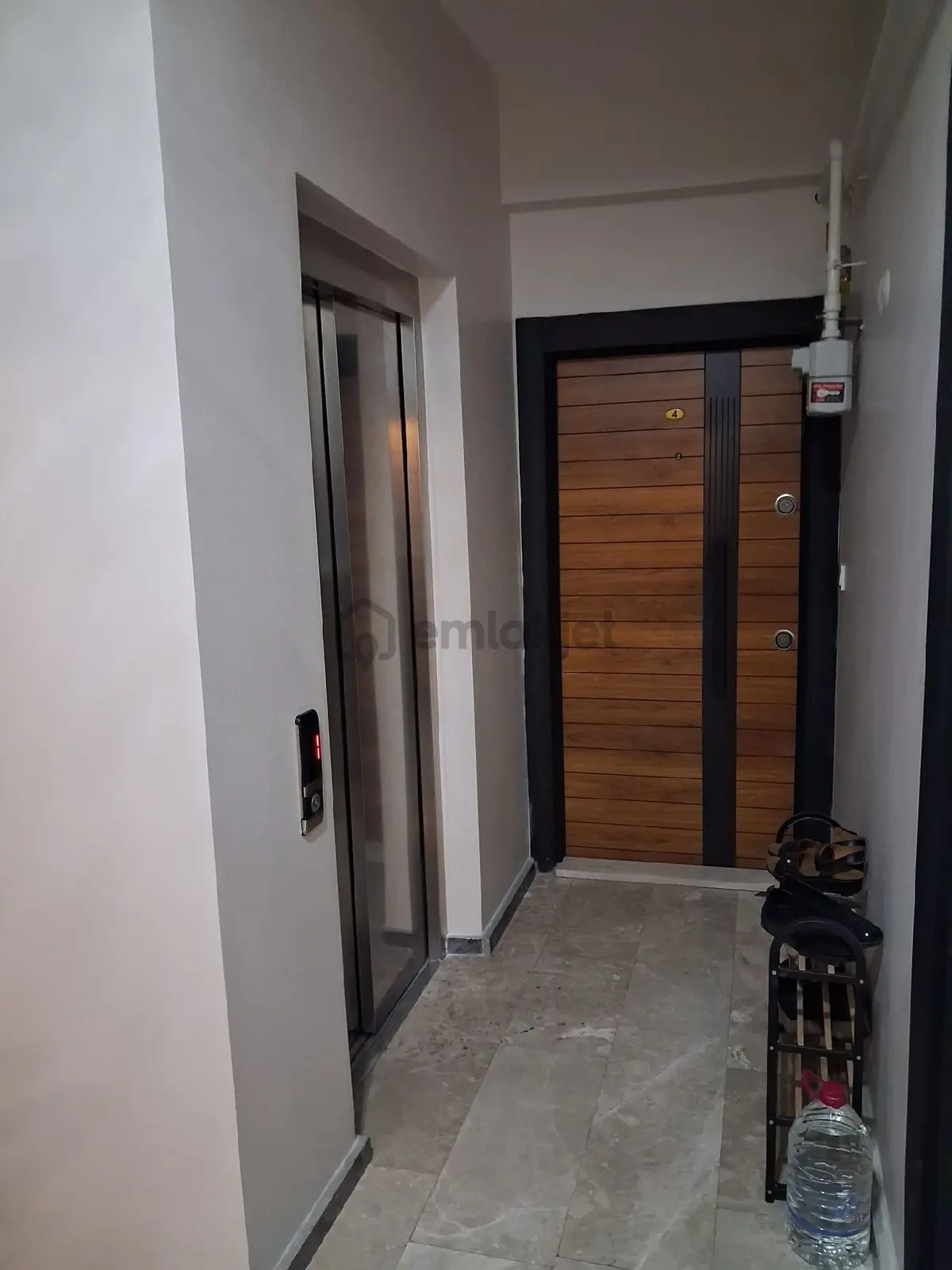 Arı Emlak'tan Satılık 2 T1 80m2 2.kat Daire - 8