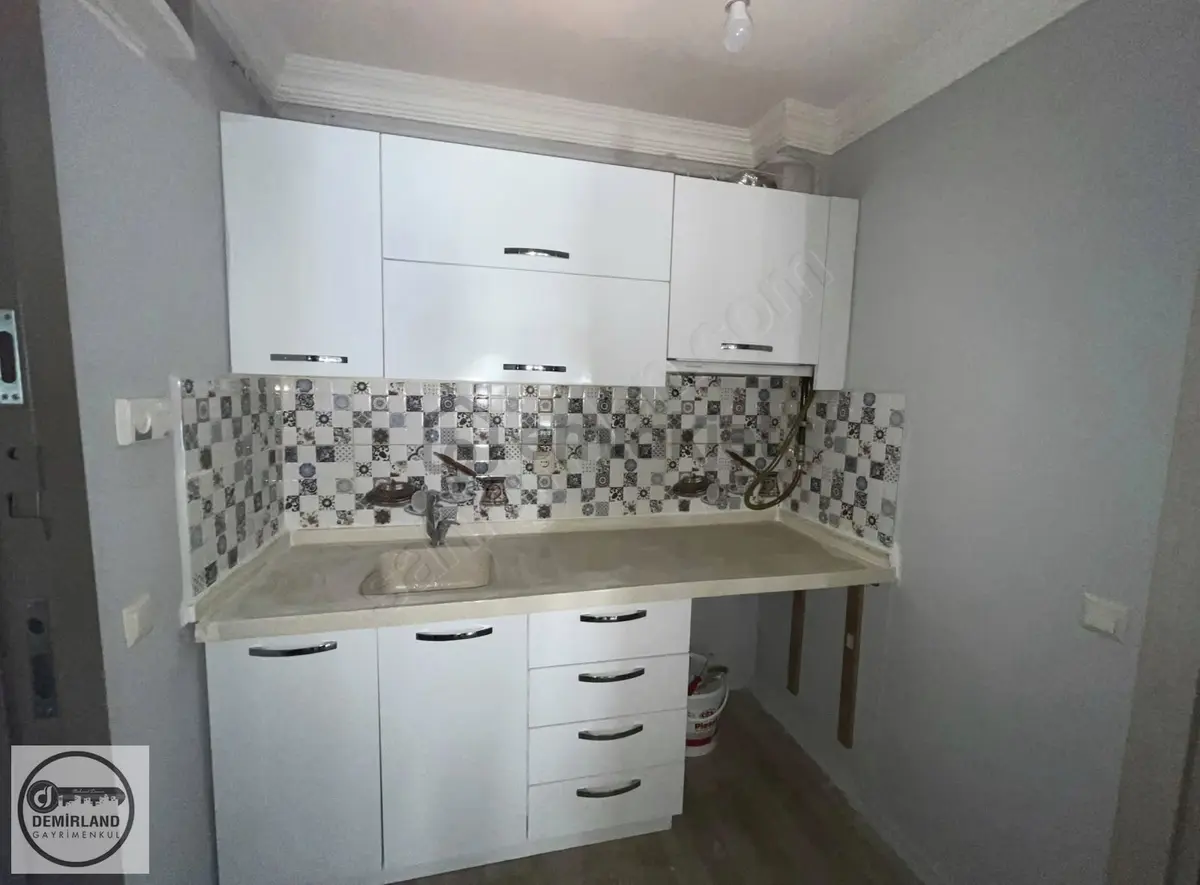 Demirland'dan Kiralık Mecidiye'de 1+0 Daire - 4