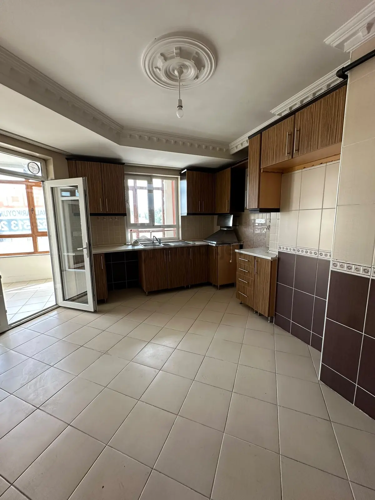 Remax Forum Dan Geniş Bakımlı Daire - 14