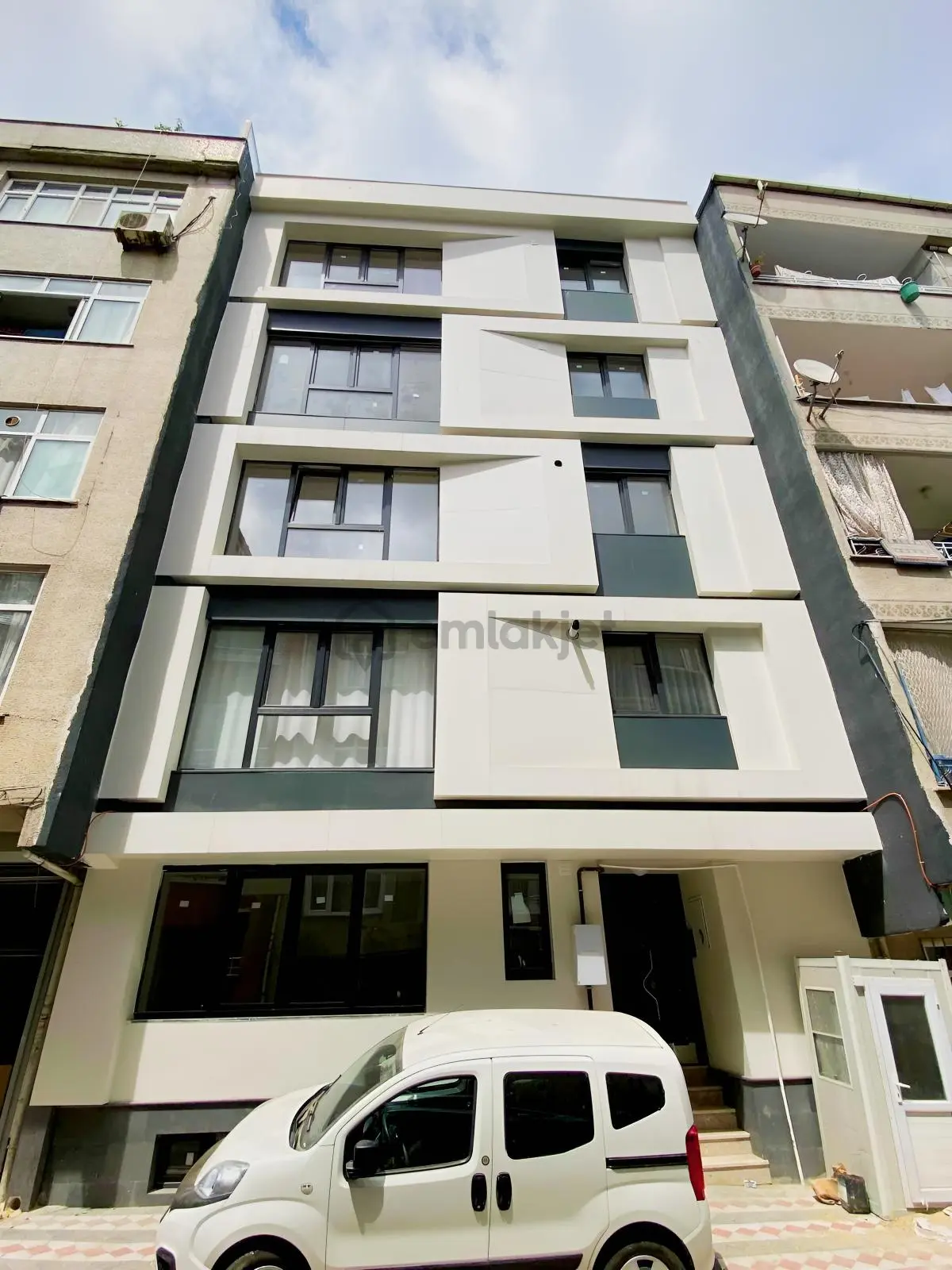 Cebeci'de Süper Konumda Satılık 2 + 1 Daire - 14