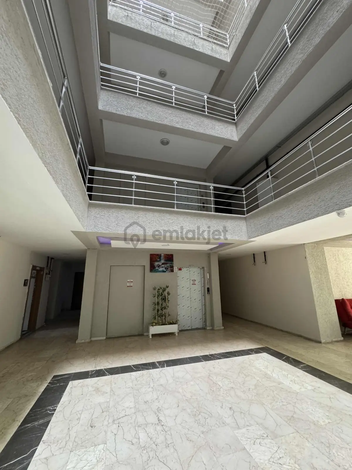 Metrobüse Yakın Eşyalı 1+1 Balkonlu Kiralık Daire - 8