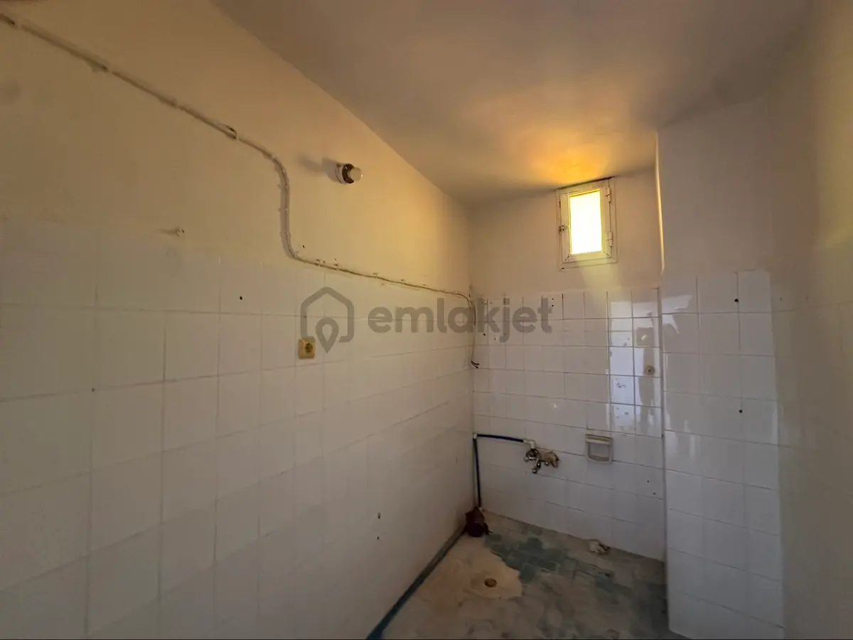 Alsancak Mahallesinde 4+1 Kiralık Daire Ferah - 4