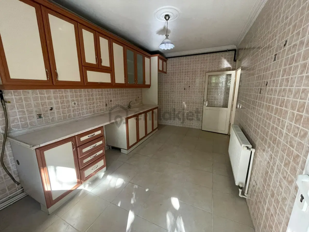 Eski İzmir Caddesi Üzerinde Arakat 3+1 Doğalgazlı Daire - 8