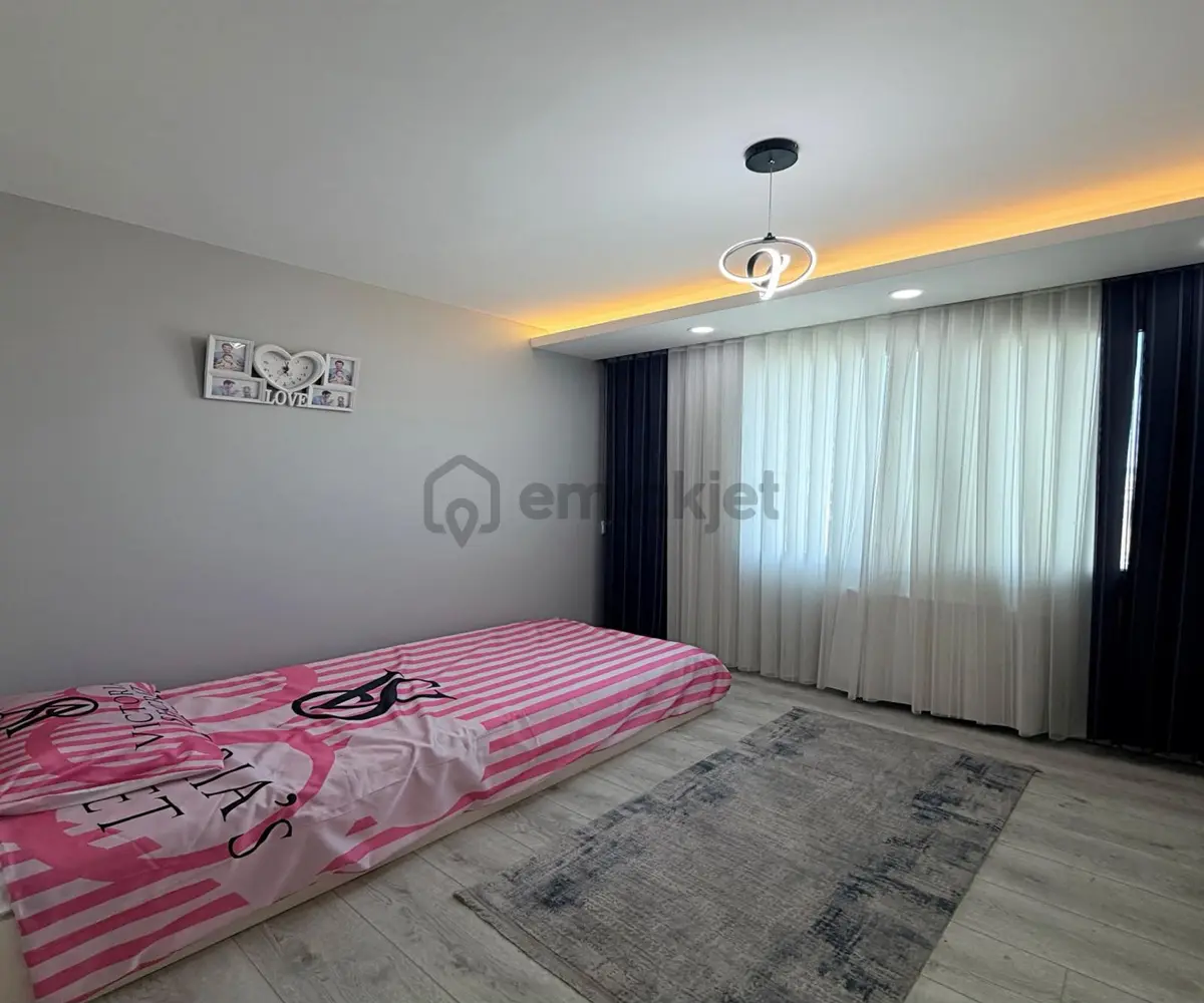 Metrobüse 10 Dakika Site İçerisinde Kaçırılmayacak 2+1 Daire !! - 3