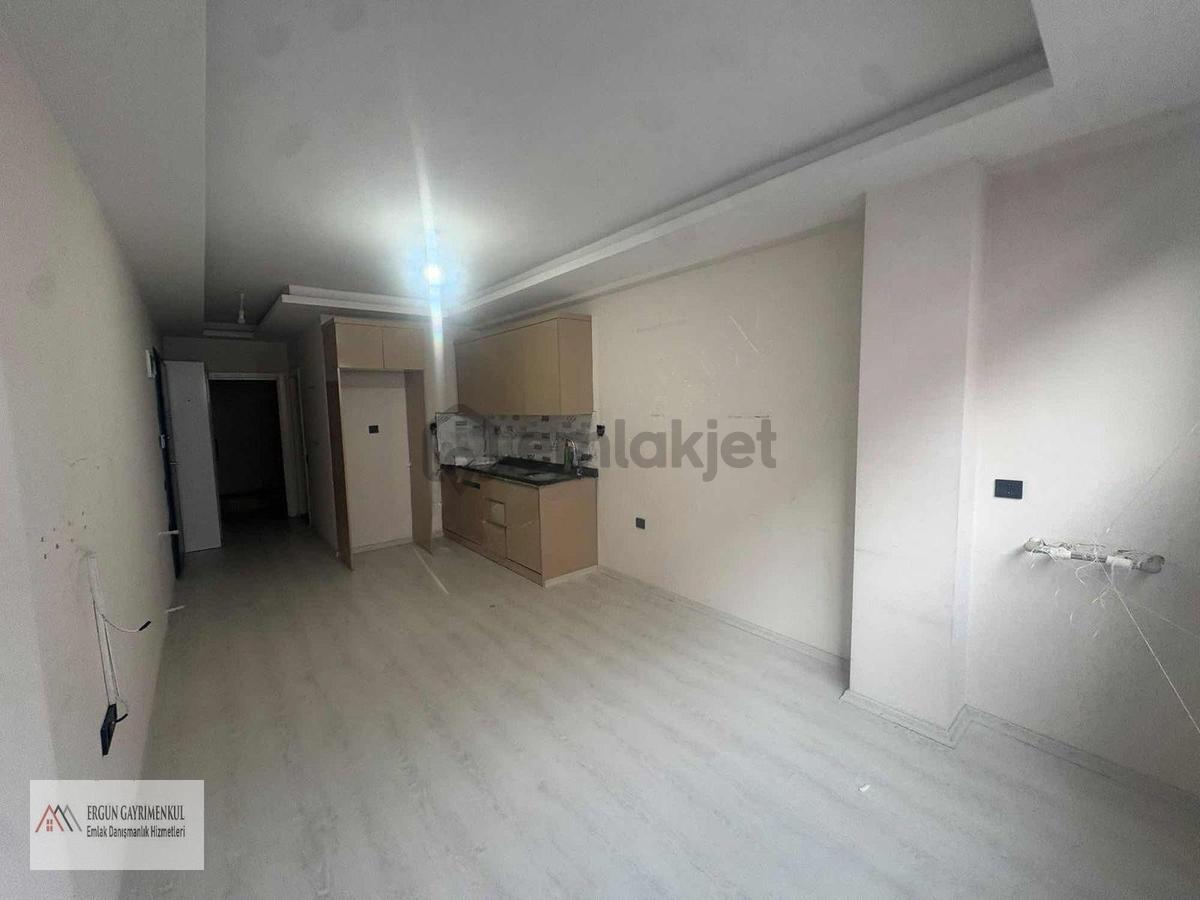 Ergün'den Forum Avm'ye Yürüme Mesafesinde 1+1 Kiralık Daire!