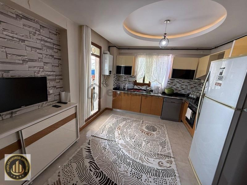 75 Yürüme Mesafesinde Ara Kat 4+1 Kullanışlı Satılık Daire - 12