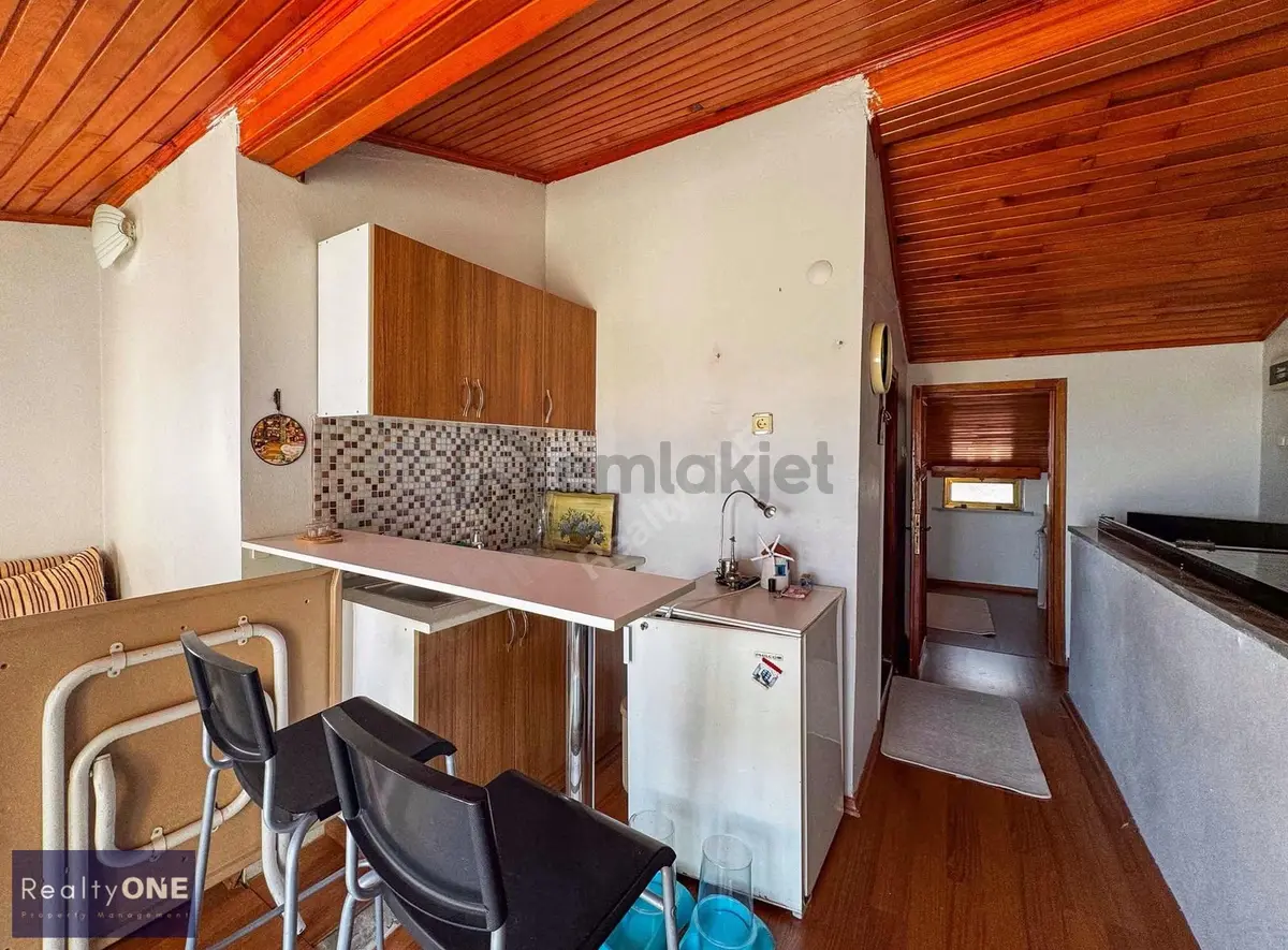 R-one Maviyle Buluşan Deniz Manzaralı Satılık Villa - 4