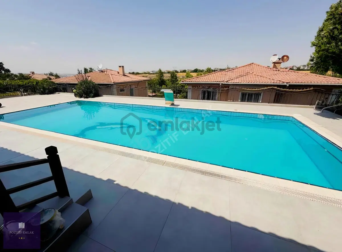 Havuzlu Kiralık Villa - 13