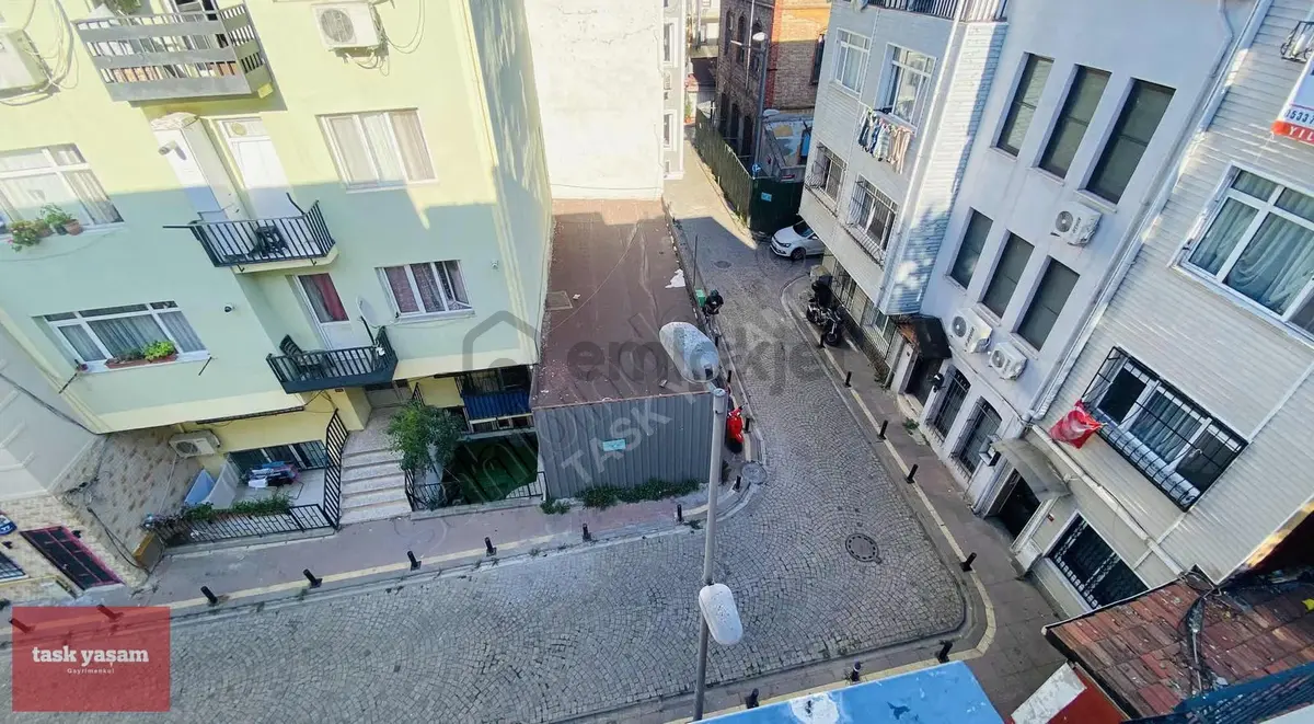 Ortaköyün Kalbinde Fırsat Geniş 2+1 Daire - 8
