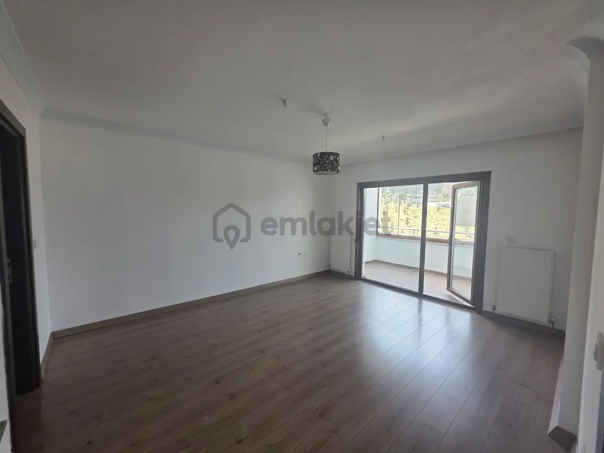 Bağlıca Merkezde Geniş Ferah Lüks Daire - 13