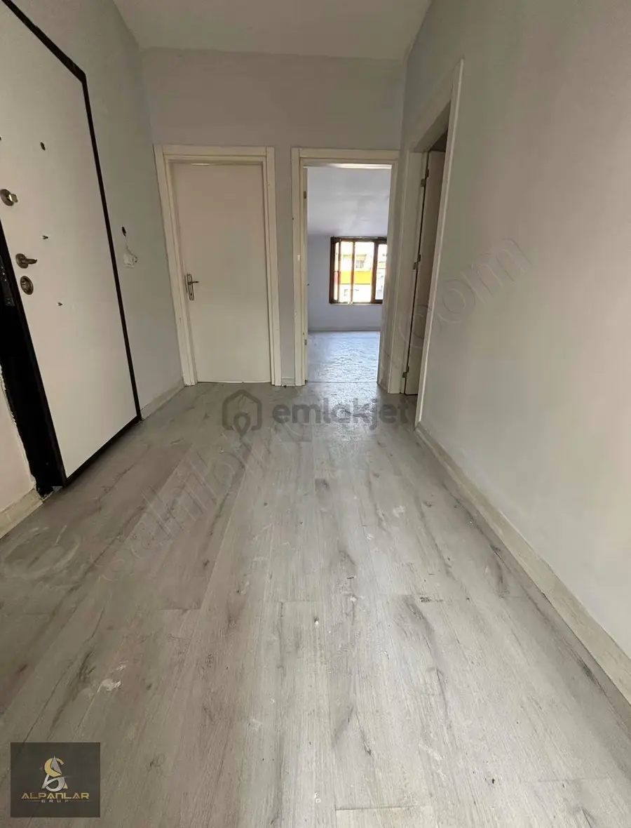 İkitelli'de 3+1 Kiralık 100m2 Çatı Daire - 2