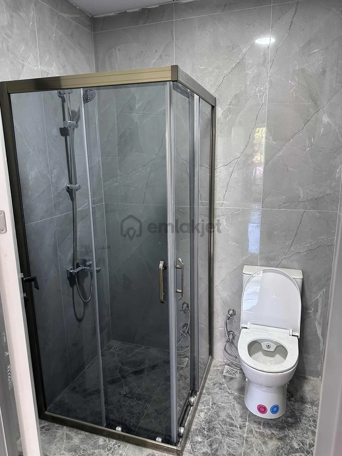 Merkezde Asansörlü Doğalgazlı Kaliteli Lüx 2+1 Daire - 16