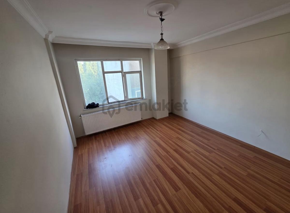 Üsküdar Merkez'de Satılık 2+1 Daire, 85m² Net, Balkonlu - 27