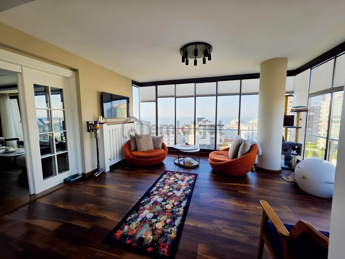 Sky Towersta Özel Tasarım | Komple Tadilatlı 4+1 | 260 M² - 30