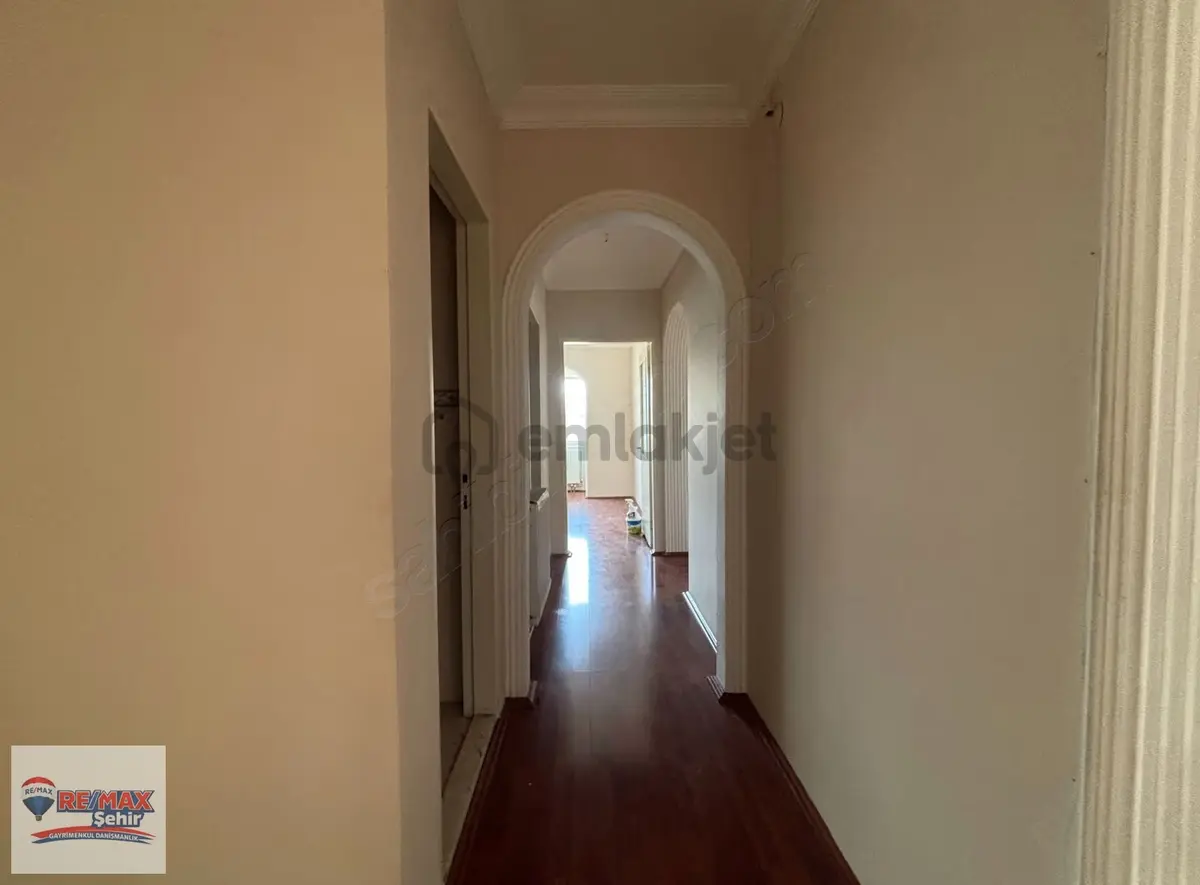Remax Şehir Paşakent Mah. Satılık 3+1 Daire - 11