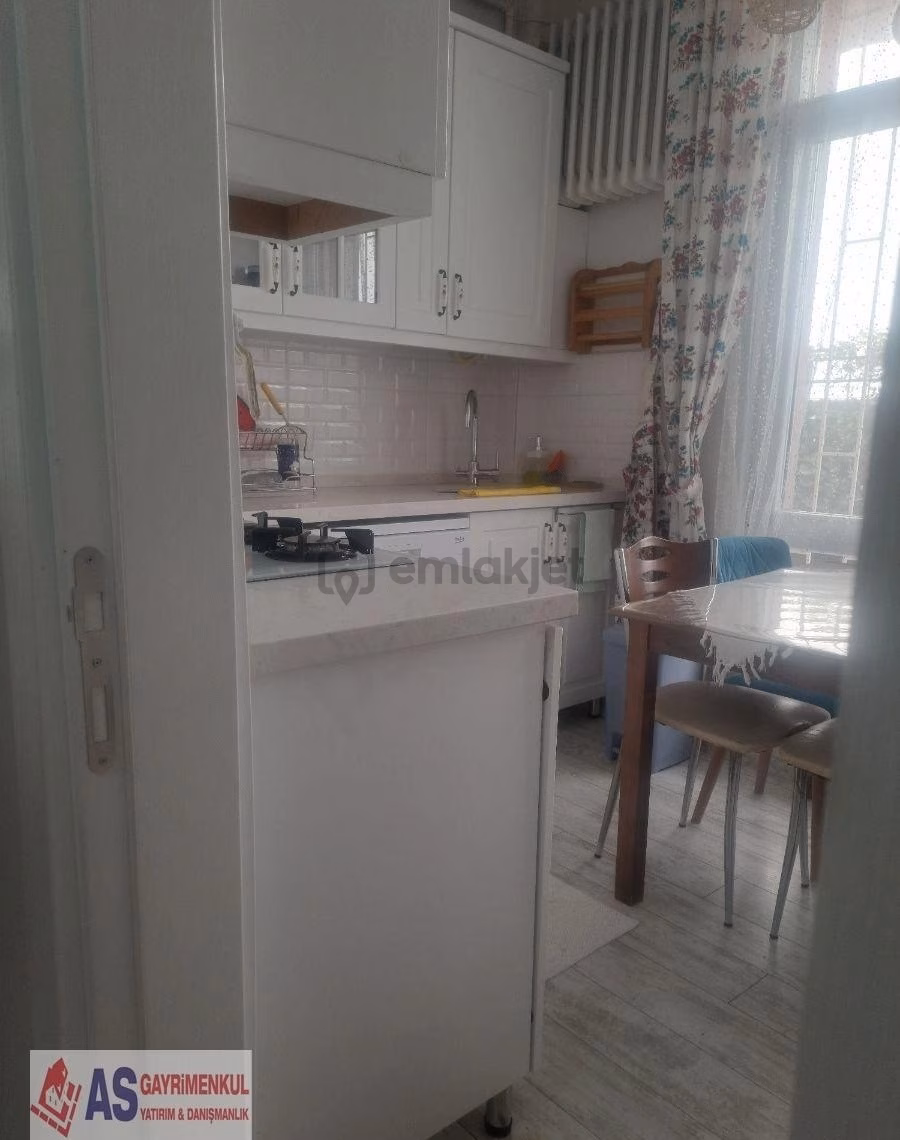 Bahçelievler De 3+1 Ön Cephe Full Bakımlı Giriş Daire - 14