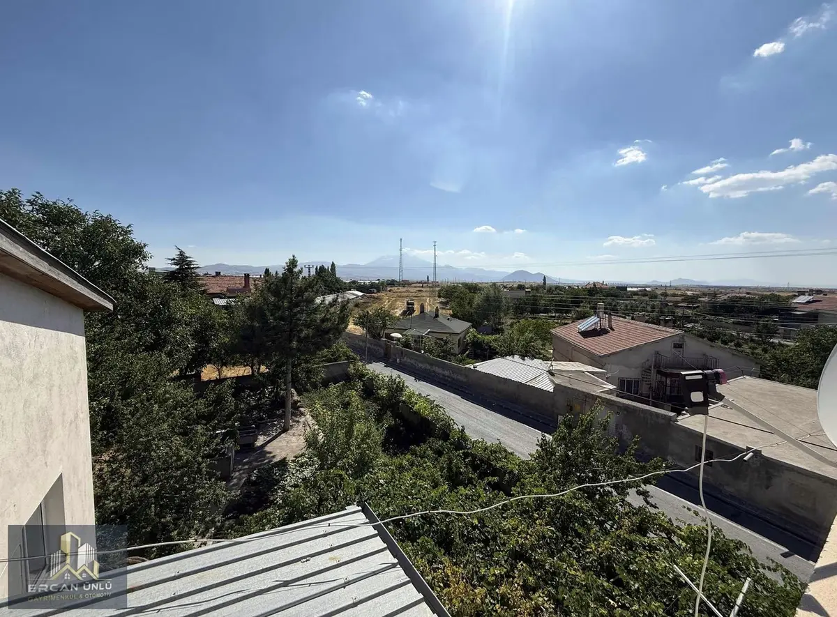 Gesi Gürpınar'da Cadde Üzeri 548 M² Arsa İçerisinde Müstakil Ev - 4