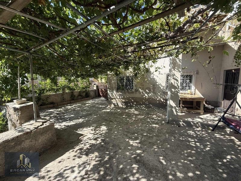 Gesi Gürpınar'da Cadde Üzeri 548 M² Arsa İçerisinde Müstakil Ev - 27