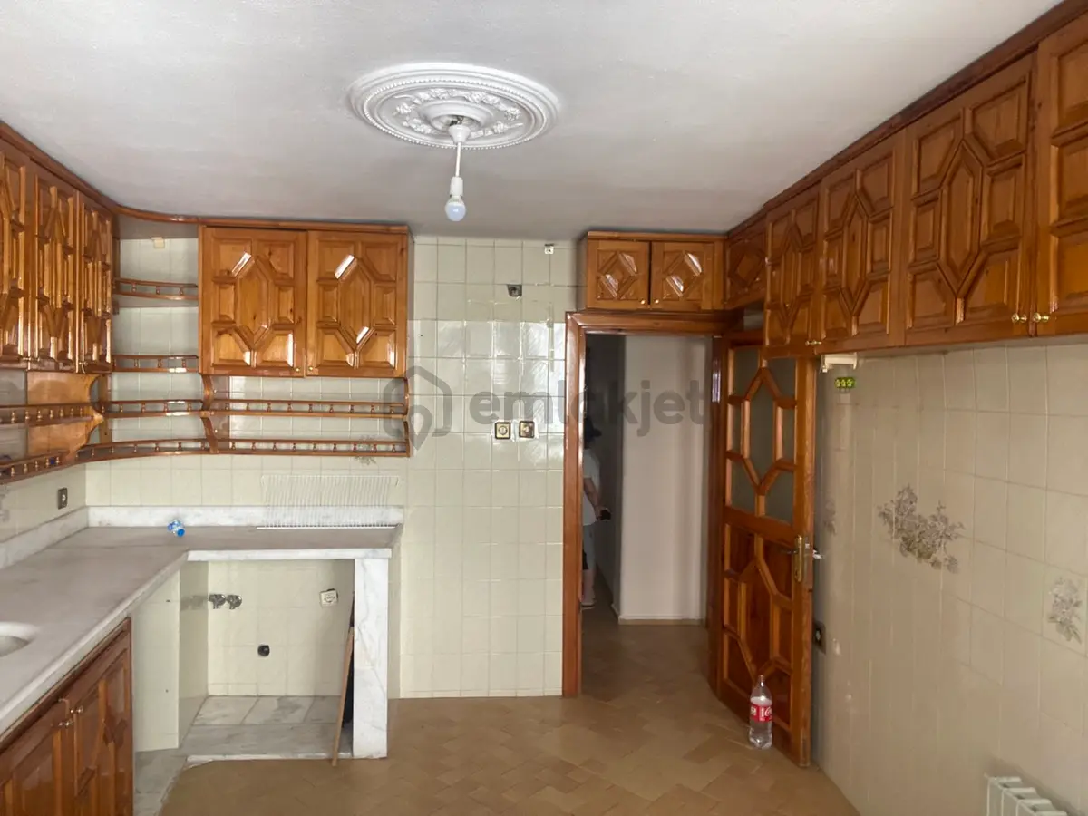 Konak Mahallesinde Satılık 3+1 Daire - 35